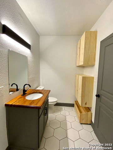 Image 18 of 25 For 828 Dakota St