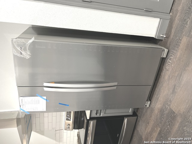 Image 6 of 25 For 828 Dakota St