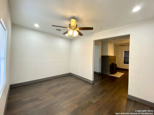 Image 9 of 25 For 828 Dakota St