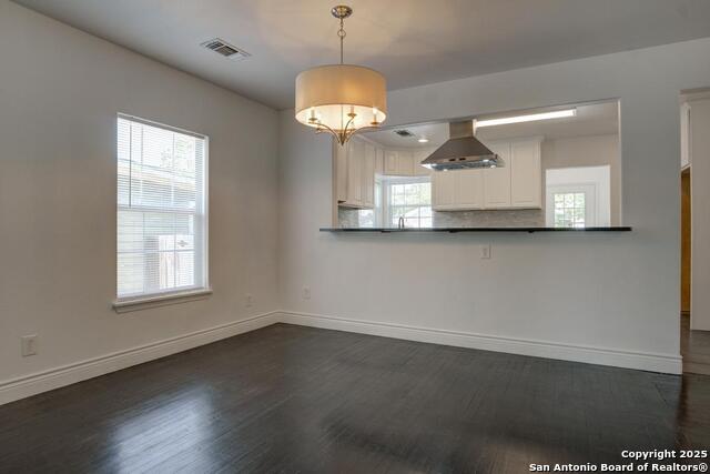 Listing photo id 8 for 313 Wildwood W