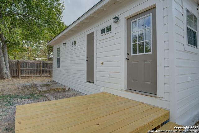 Listing photo id 23 for 313 Wildwood W