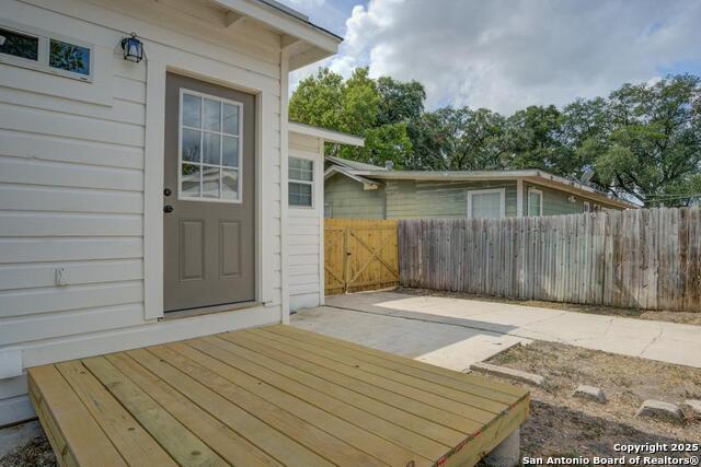 Listing photo id 24 for 313 Wildwood W