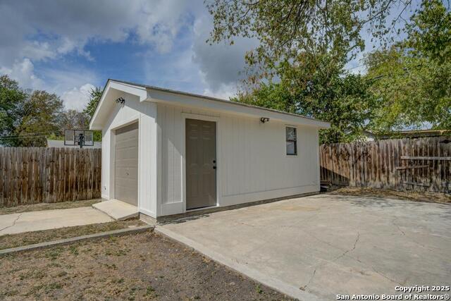 Listing photo id 29 for 313 Wildwood W