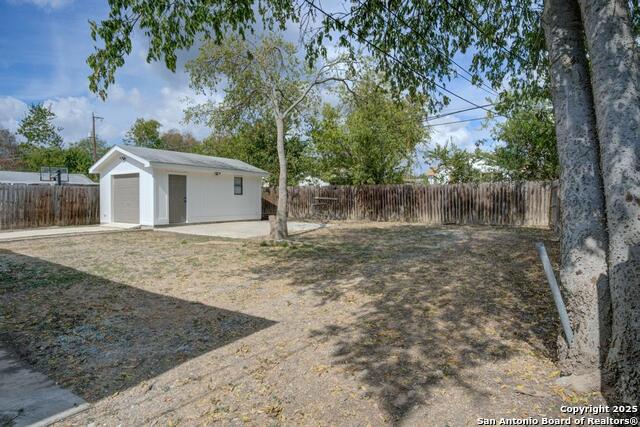 Listing photo id 30 for 313 Wildwood W