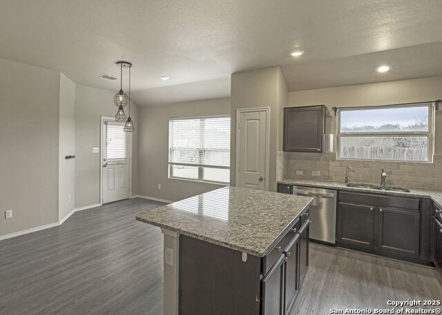 Image 7 of 18 For 1972 Bluethroat