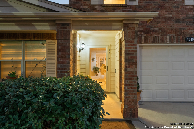 Listing photo id 0 for 4919 Orchid Star