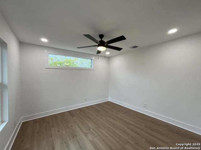 Image 14 of 36 For 2239 Burnet St