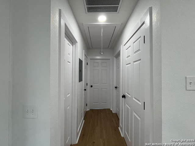 Image 18 of 36 For 2239 Burnet St