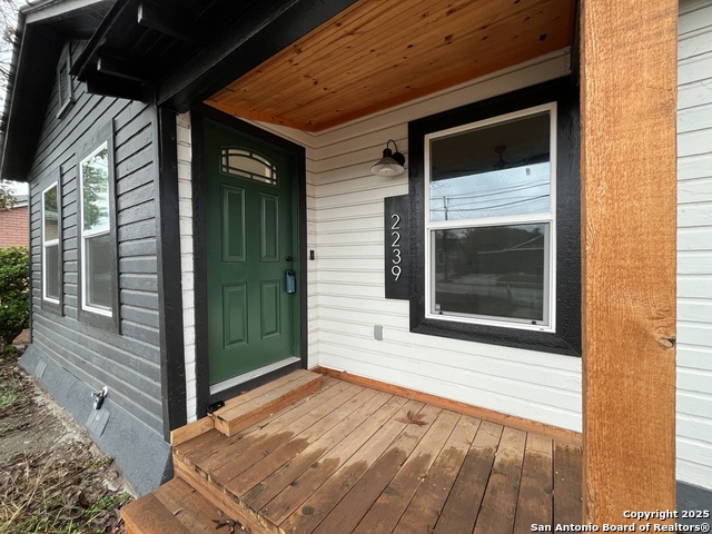 Image 31 of 36 For 2239 Burnet St