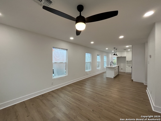 Image 7 of 36 For 2239 Burnet St