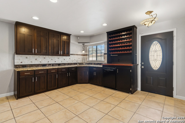 Image 11 of 49 For 2439 W Summit Ave