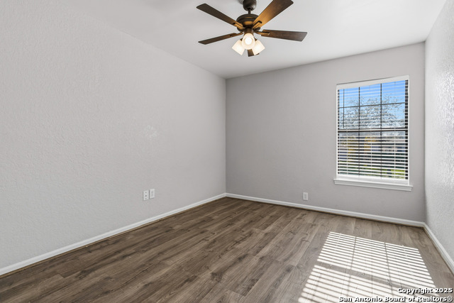 Image 23 of 49 For 2439 W Summit Ave