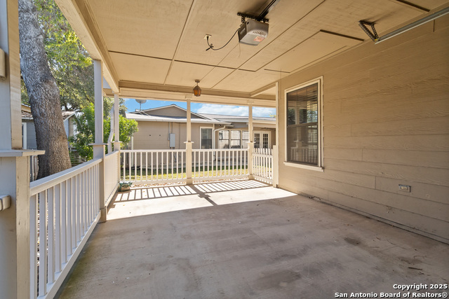 Image 32 of 49 For 2439 W Summit Ave