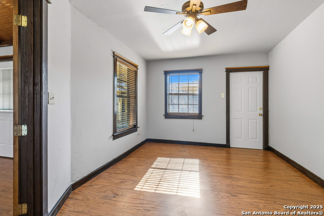 Image 43 of 49 For 2439 W Summit Ave