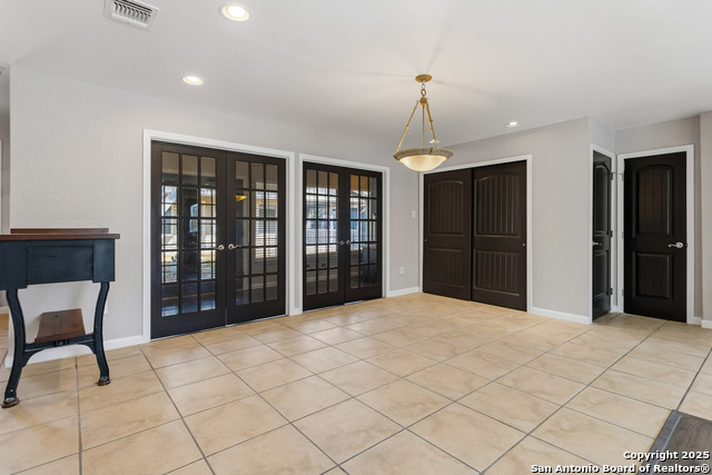 Image 9 of 49 For 2439 W Summit Ave