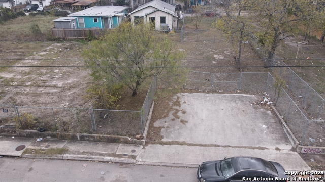 Image 3 of 8 For 2208 Poplar #2 W