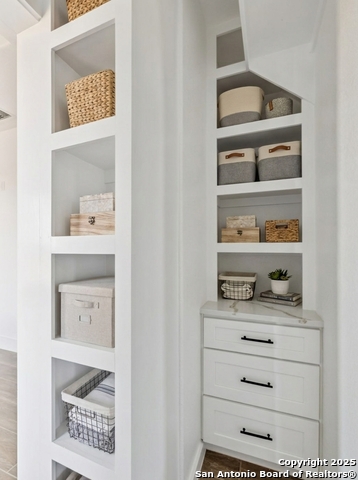 Image 17 of 40 For 179 Hidden Ranch Ln