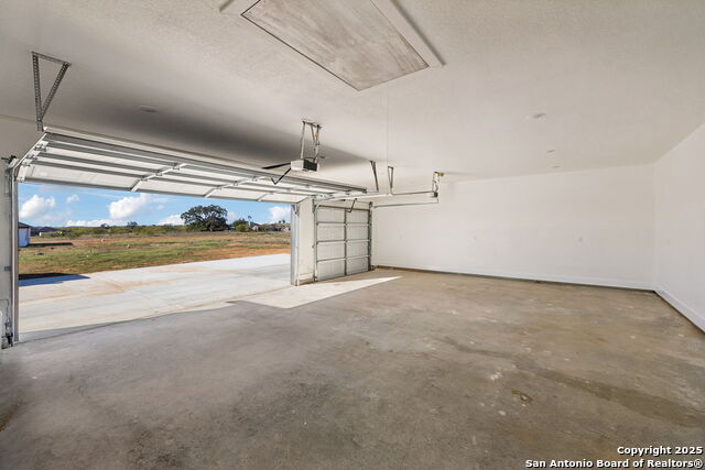 Image 34 of 40 For 179 Hidden Ranch Ln