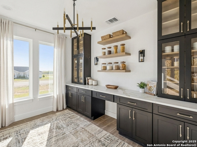 Image 4 of 40 For 179 Hidden Ranch Ln