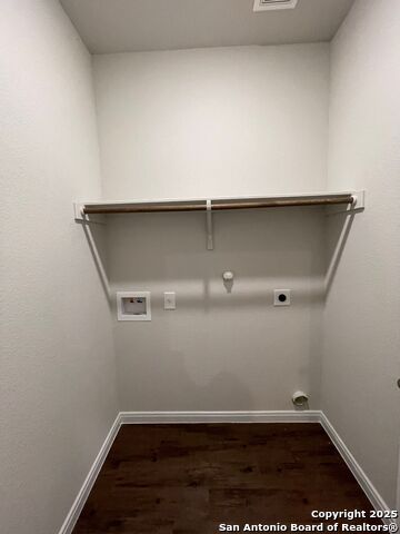 Listing photo id 10 for 10023 Westover Bluff