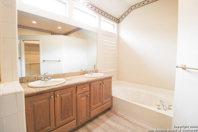 Image 24 of 50 For 34 Silverhorn