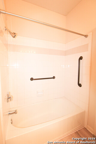 Image 30 of 50 For 34 Silverhorn