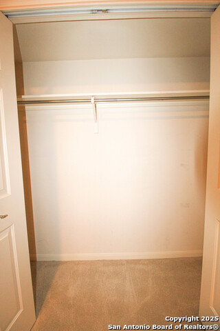 Image 41 of 50 For 34 Silverhorn