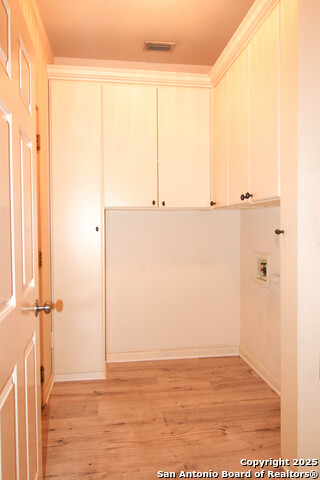 Image 5 of 50 For 34 Silverhorn