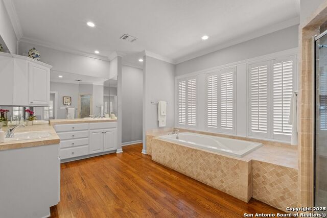 Listing photo id 8 for 351 Rosemary