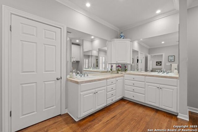 Listing photo id 9 for 351 Rosemary