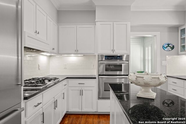 Listing photo id 11 for 351 Rosemary