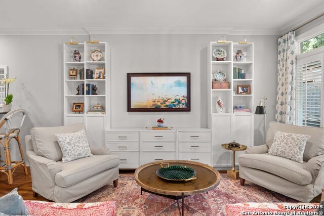 Listing photo id 17 for 351 Rosemary