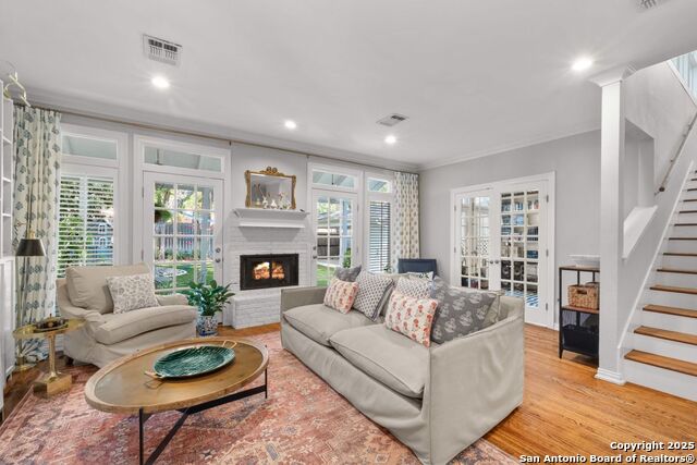 Listing photo id 18 for 351 Rosemary