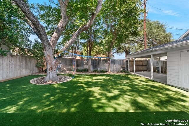 Listing photo id 28 for 351 Rosemary