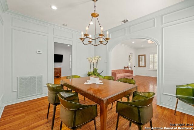 Listing photo id 5 for 351 Rosemary