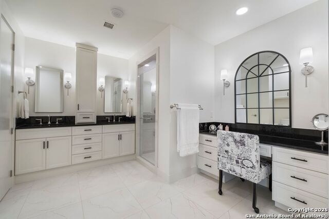 Image 11 of 21 For 610 Market E Unit 3110