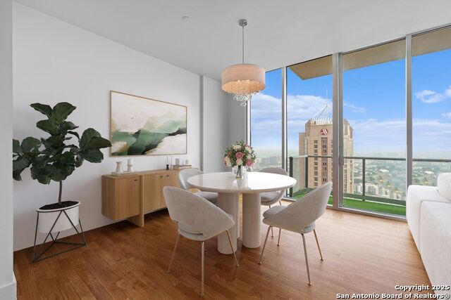 Image 8 of 21 For 610 Market E Unit 3110