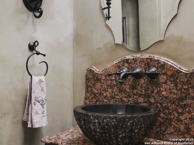 Image 21 of 39 For 810 Garraty Hill