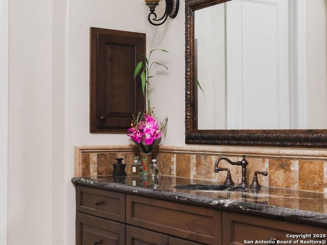 Image 28 of 39 For 810 Garraty Hill