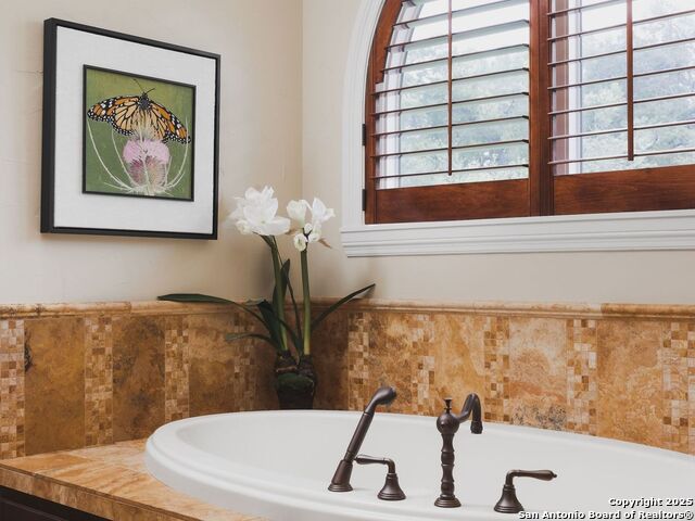 Image 29 of 39 For 810 Garraty Hill