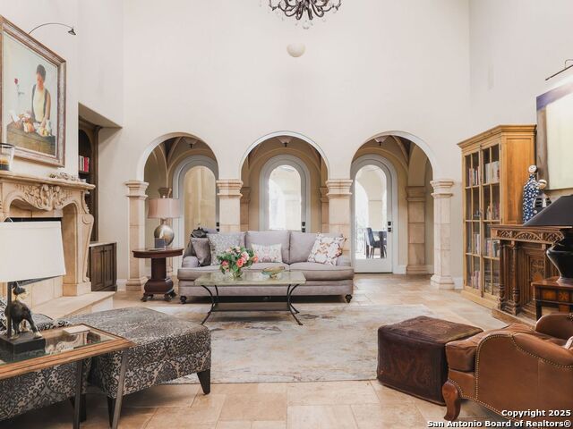 Image 9 of 39 For 810 Garraty Hill