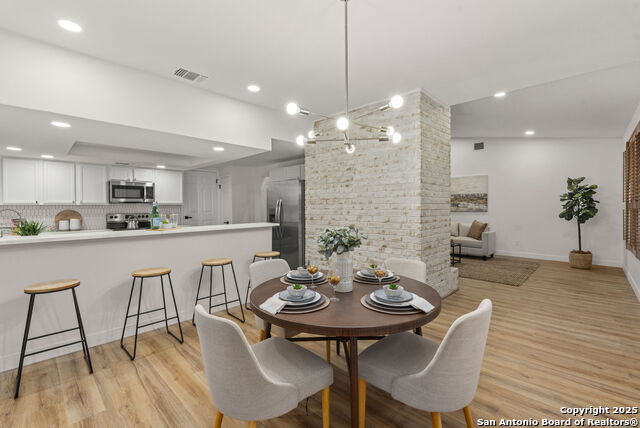 Image 10 of 29 For 15314 Artesian Oaks