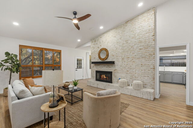 Image 6 of 29 For 15314 Artesian Oaks