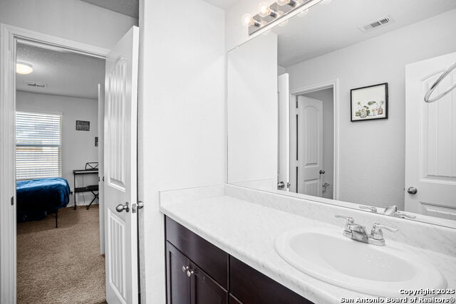 Image 24 of 48 For 11715 Blackmore Leap