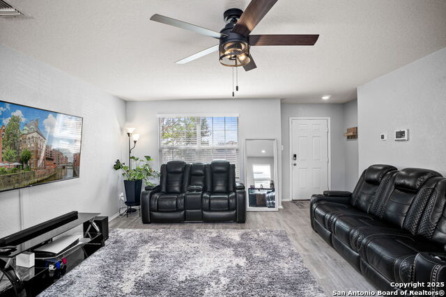 Image 5 of 48 For 11715 Blackmore Leap