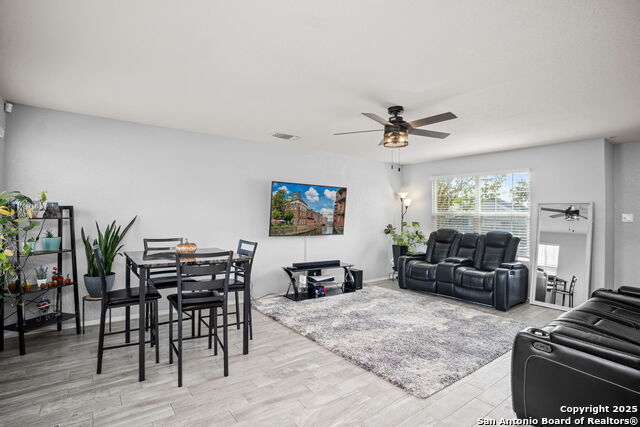 Image 6 of 48 For 11715 Blackmore Leap