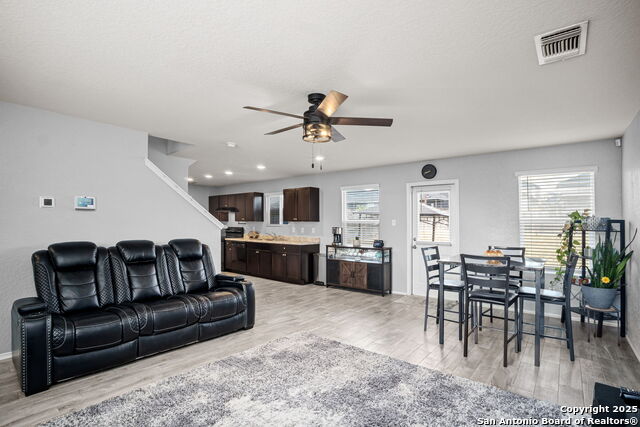 Image 8 of 48 For 11715 Blackmore Leap