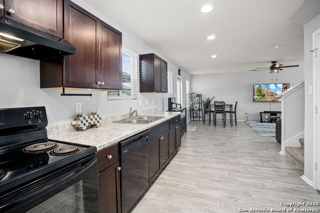 Image 9 of 48 For 11715 Blackmore Leap