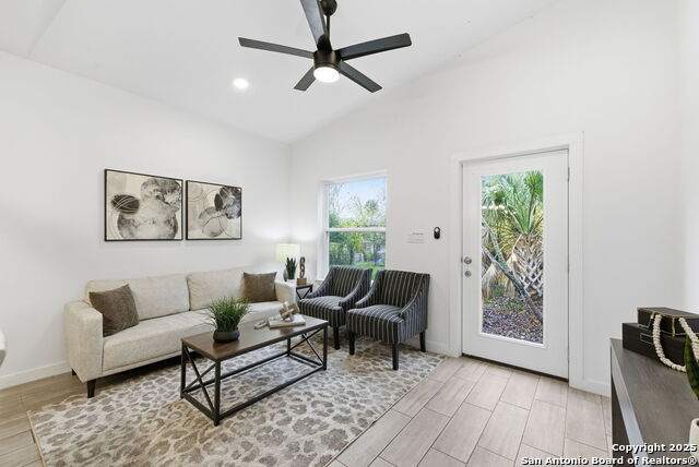 Image 6 of 23 For 216 Cooper St