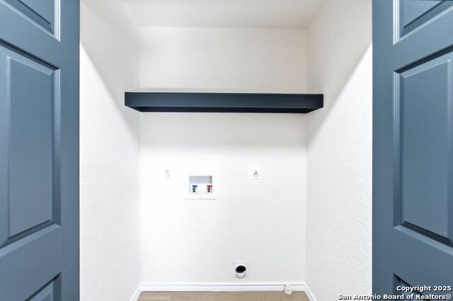 Image 23 of 36 For 5910 Channcy Sp